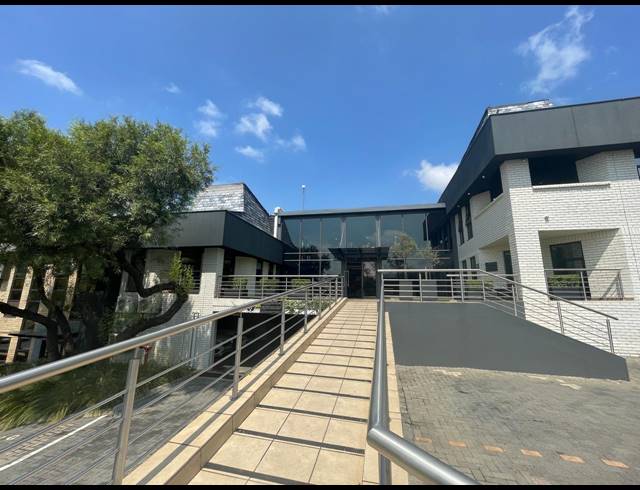 150M² OFFICE TO LET IN HURLINGHAM